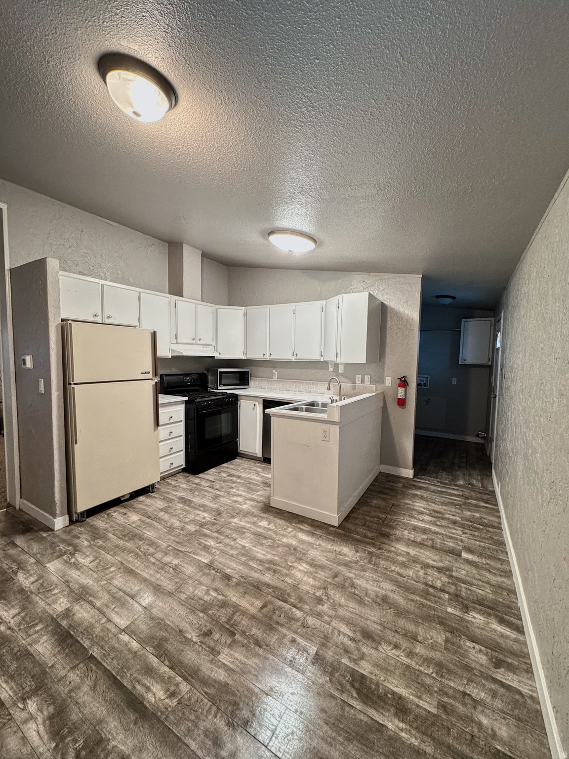 LAKEVIEW ESTATES - Residential