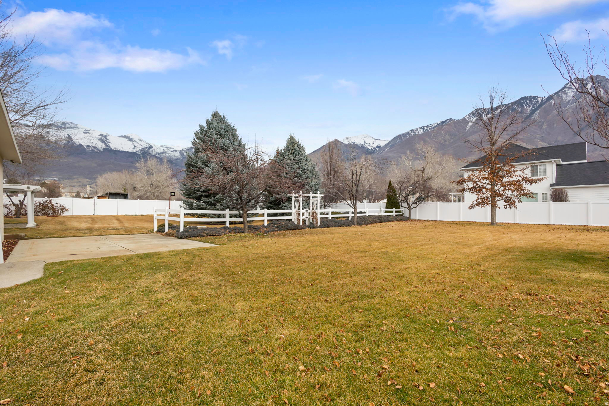 WOOD ESTATES - Residential