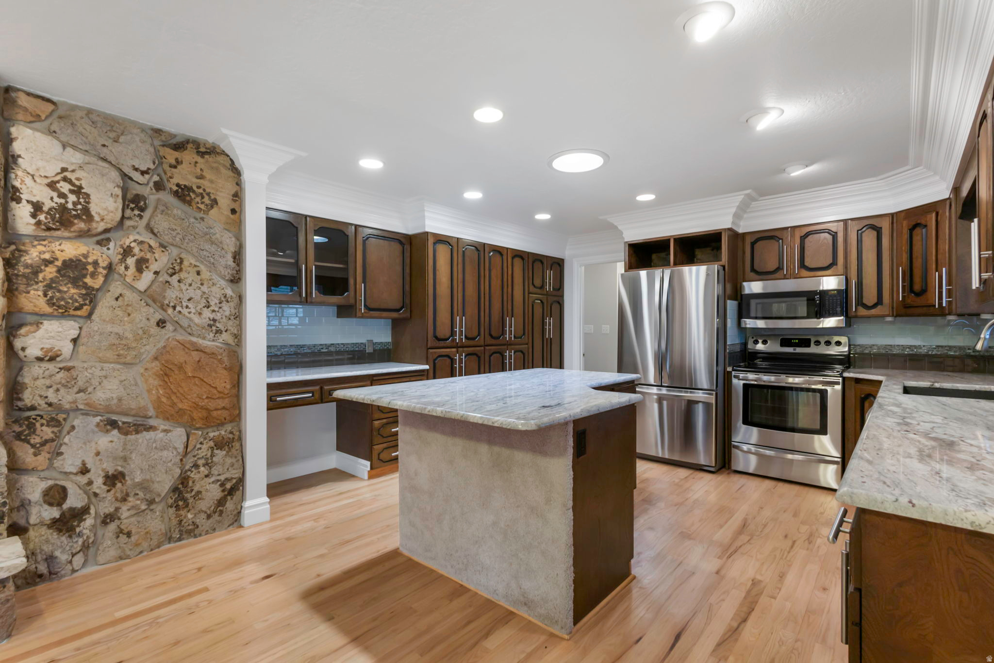 WOOD ESTATES - Residential