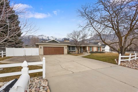 Tiny photo for 499 E 300 N, Alpine, UT 84004 (MLS # 2142108)