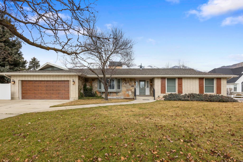 Photo of 499 E 300 N, Alpine, UT 84004 (MLS # 2142108)