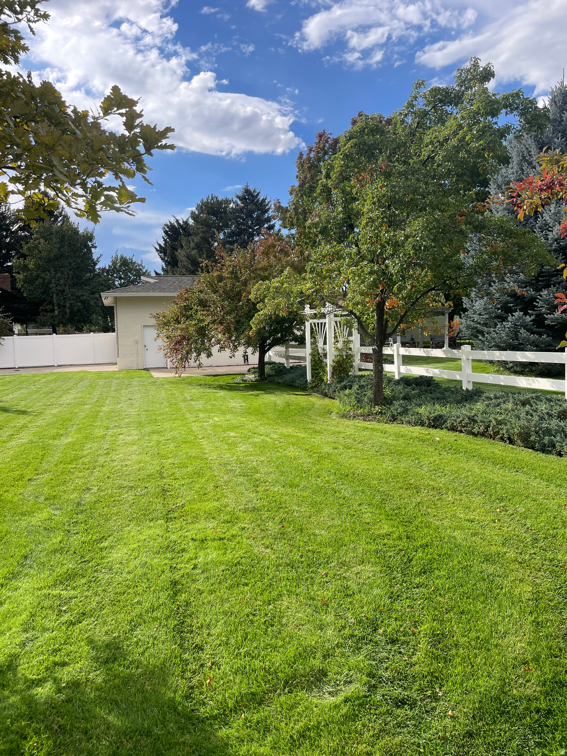 WOOD ESTATES - Residential