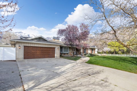 Tiny photo for 499 E 300 N, Alpine, UT 84004 (MLS # 2142108)