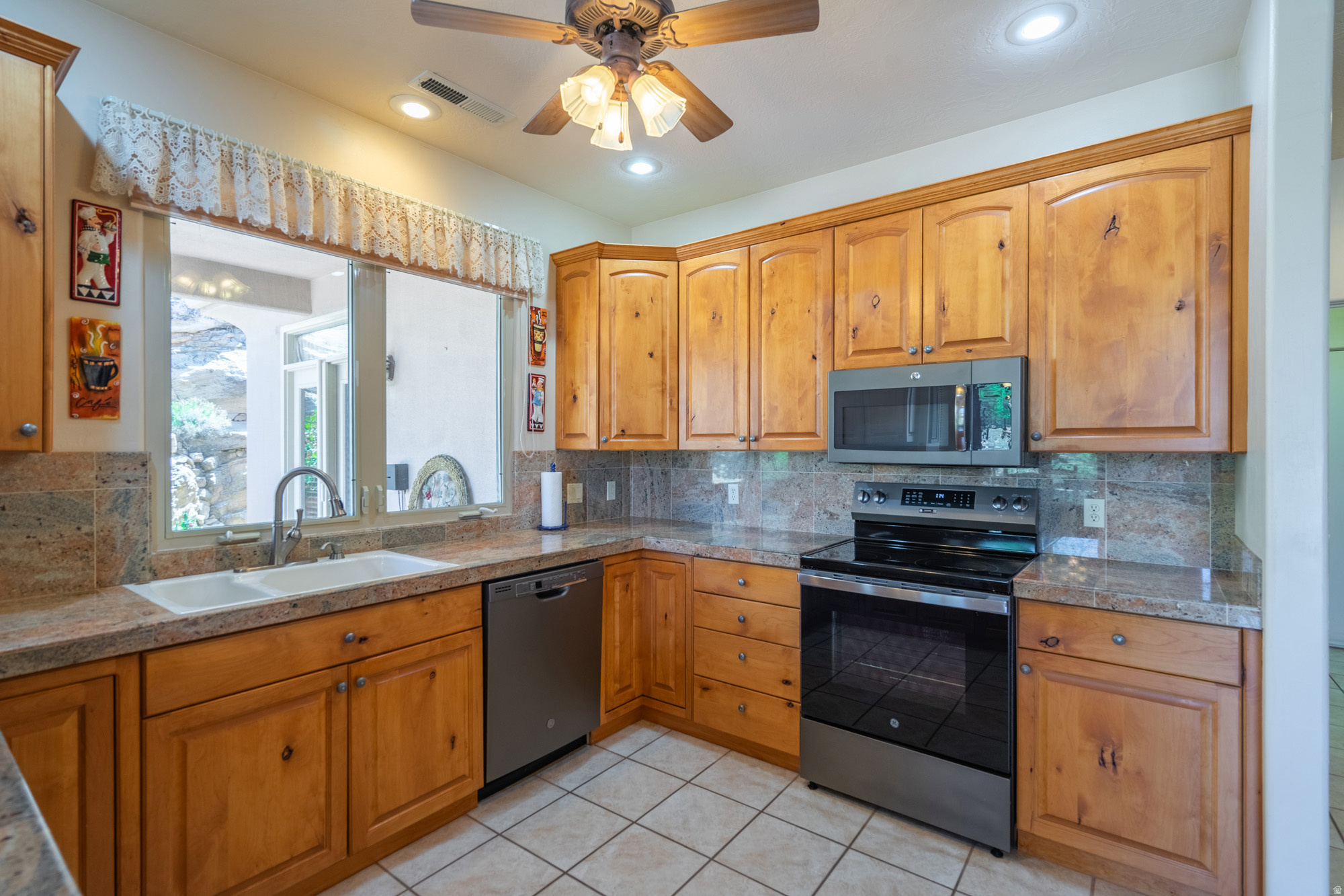 SIENNA CANYON AT WEBB HILL 1 - Residential