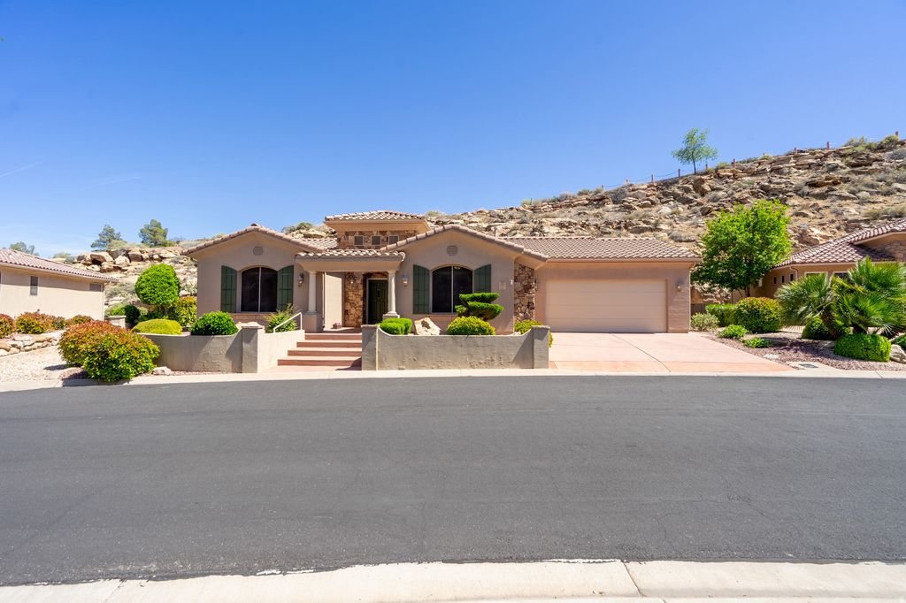 Photo of 1140 E FORT PIERCE DR #6, Saint George, UT 84790 (MLS # 2151607)