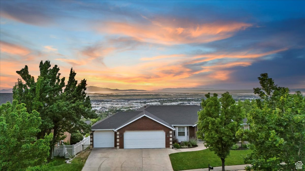 EAGLEWOOD ESTATES - Residential