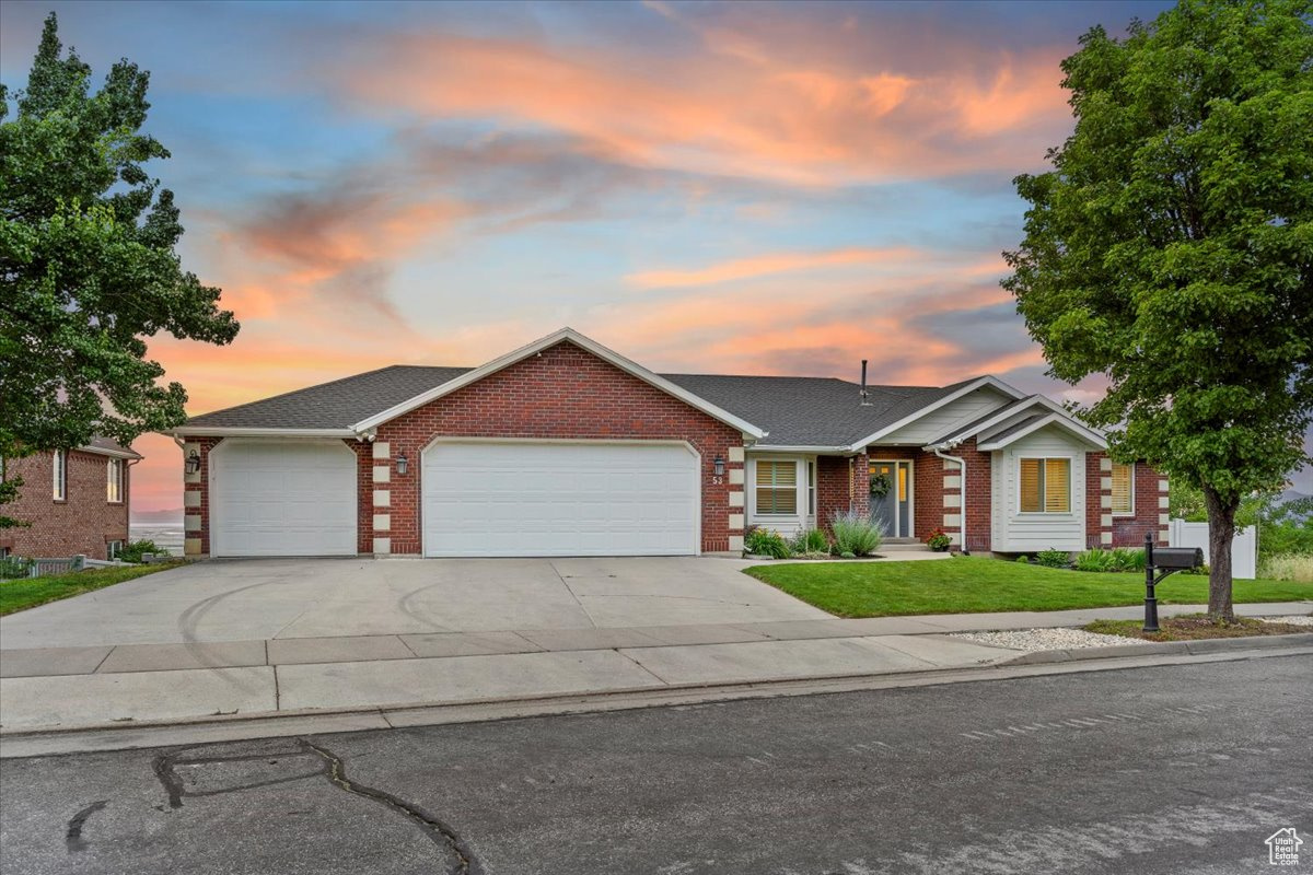 EAGLEWOOD ESTATES - Residential