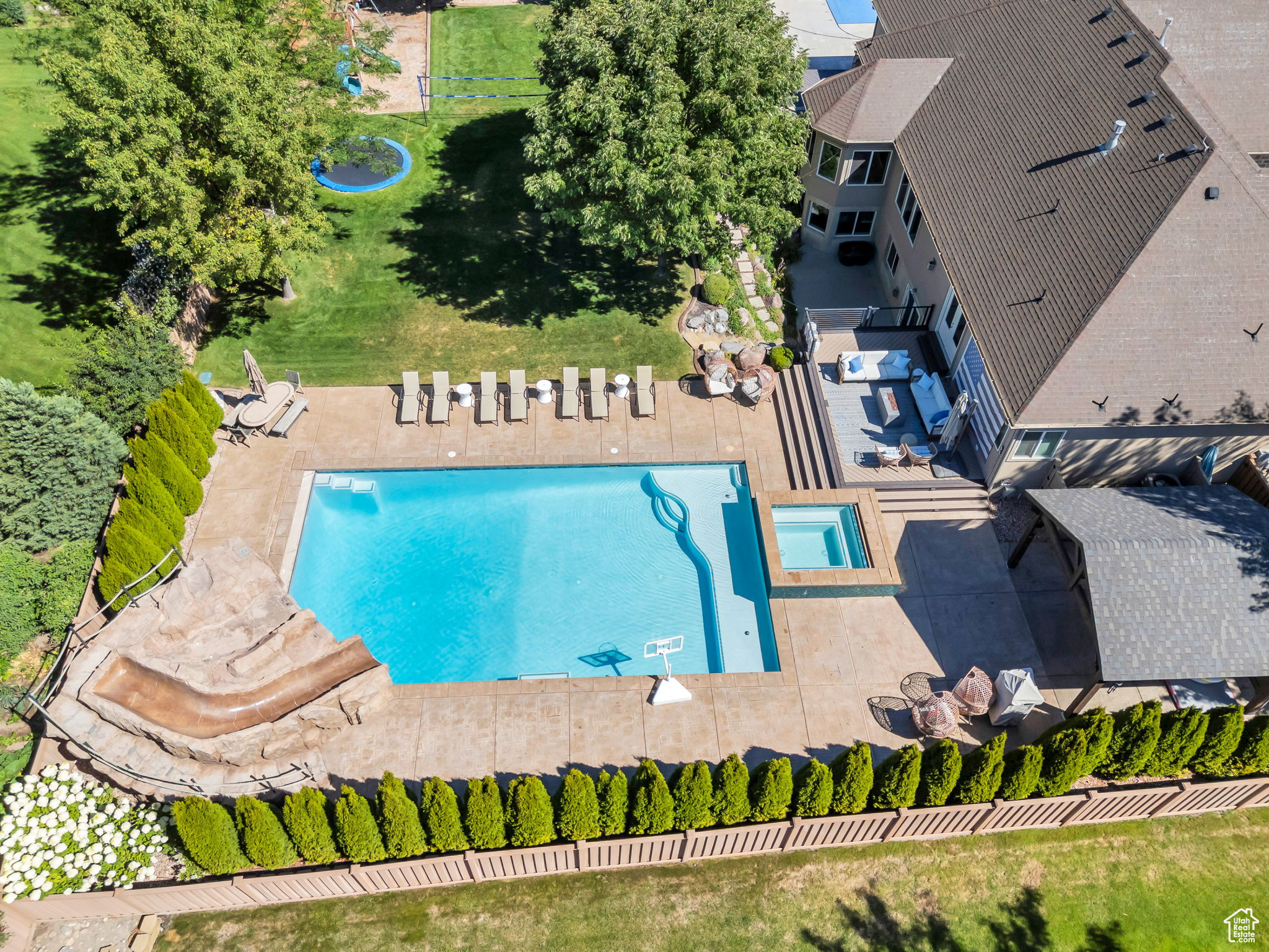 PINNACLE ESTATES - Residential