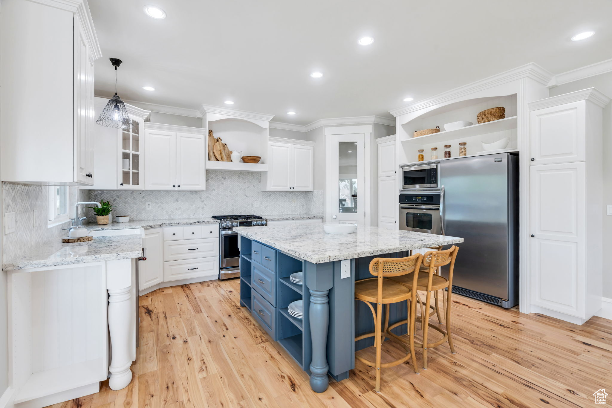 PINNACLE ESTATES - Residential