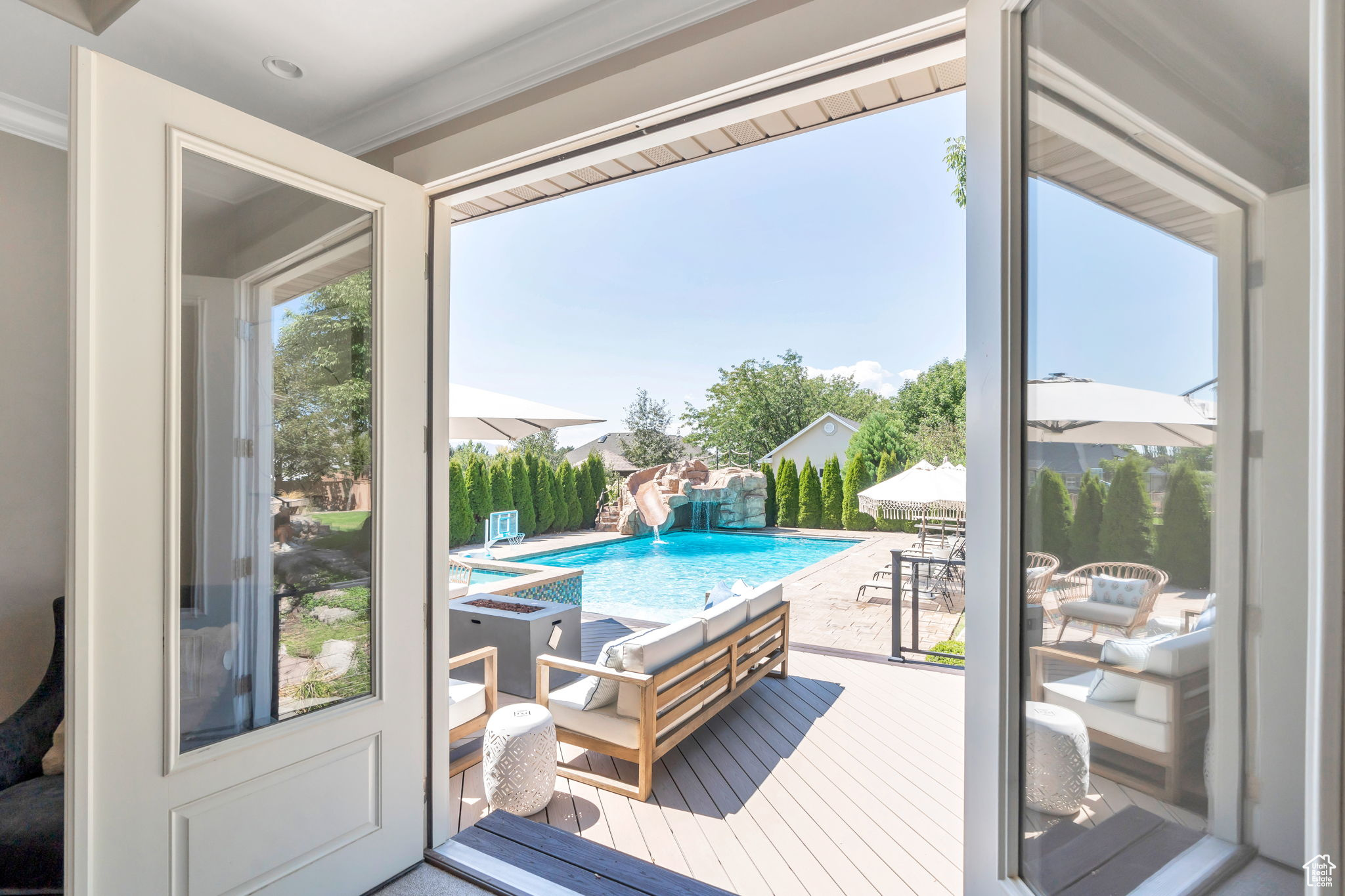 PINNACLE ESTATES - Residential