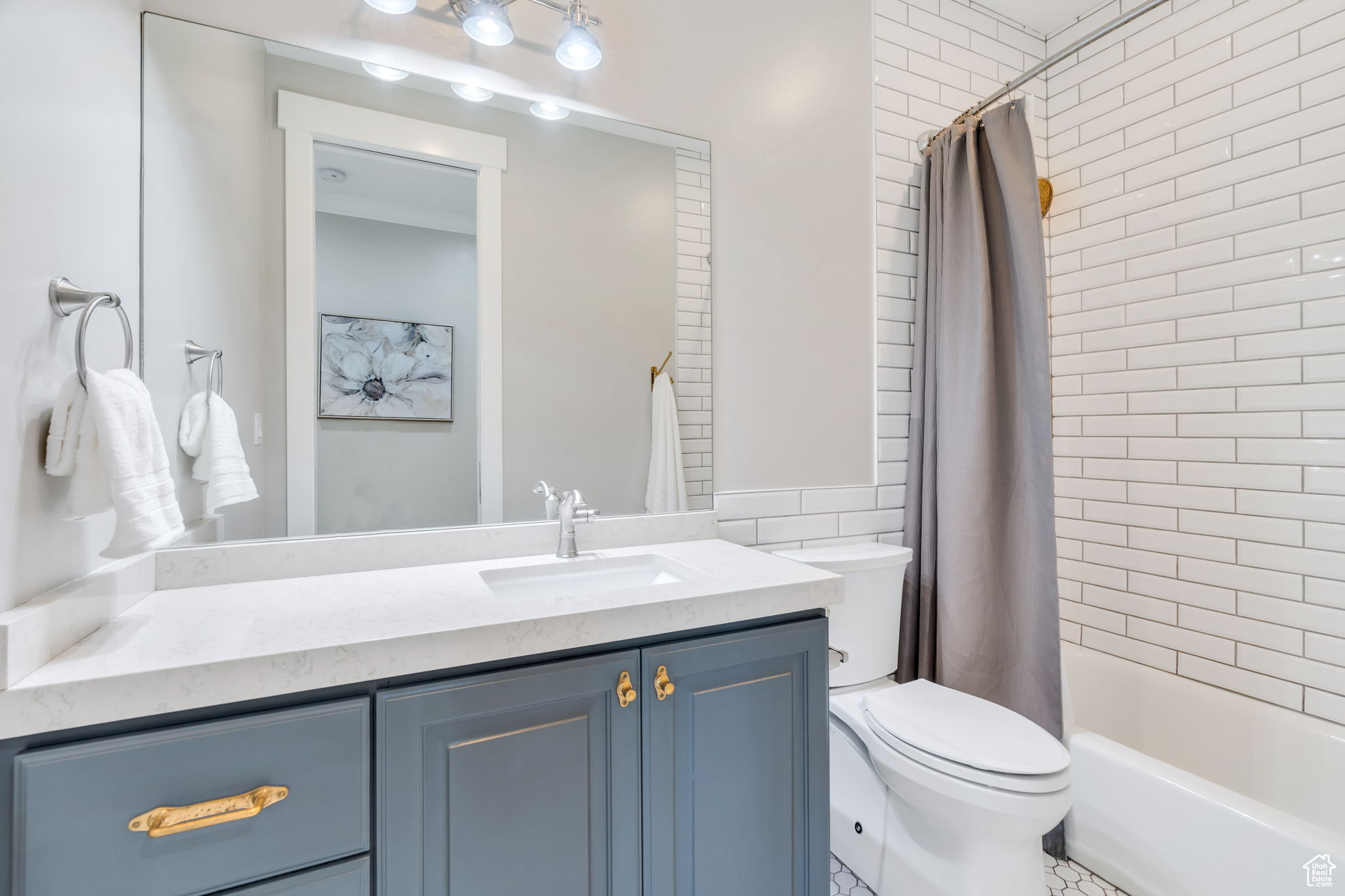 PINNACLE ESTATES - Residential