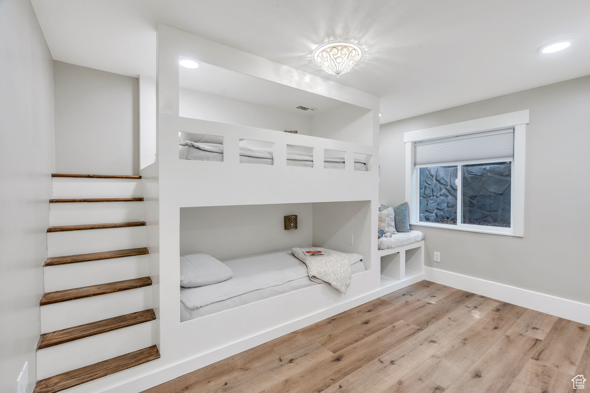 PINNACLE ESTATES - Residential