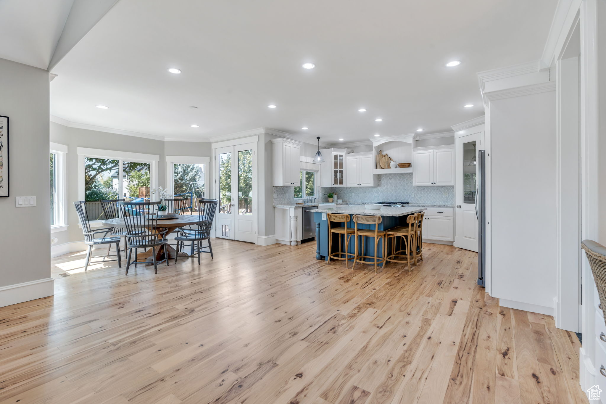 PINNACLE ESTATES - Residential