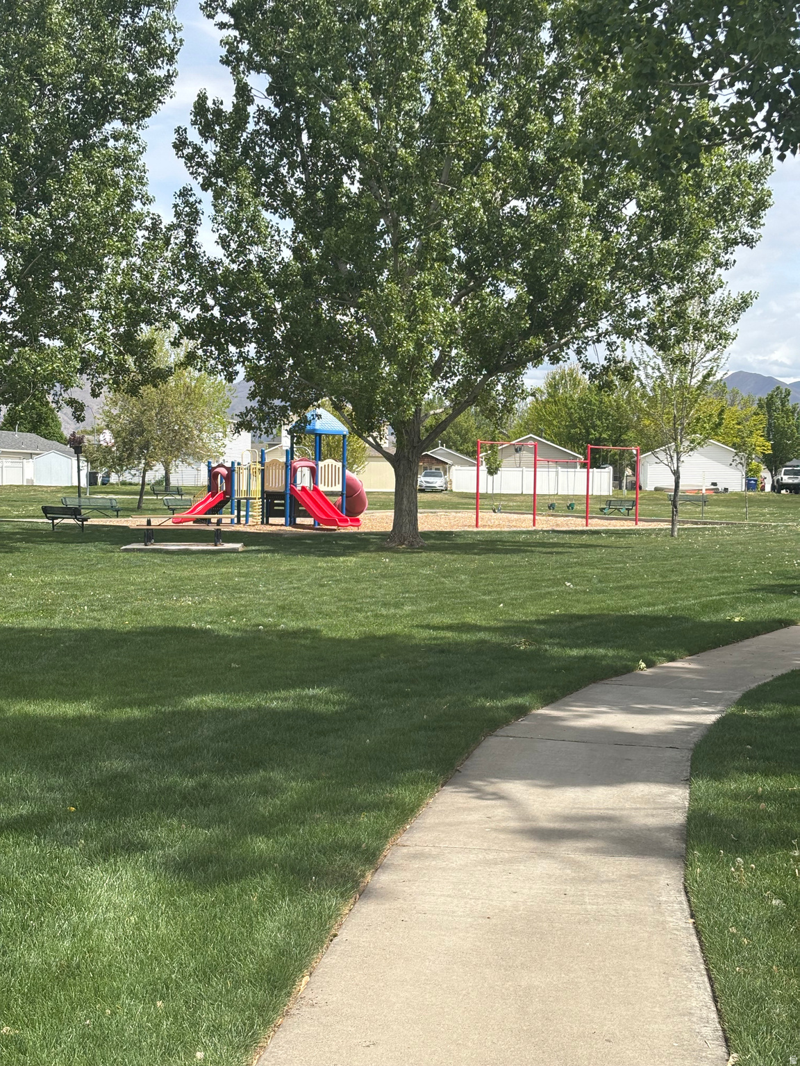 SUNSET PARK - Residential