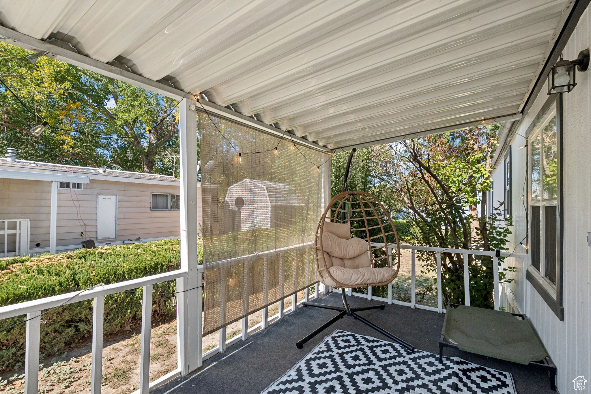 MEADOWS OAKS - Residential