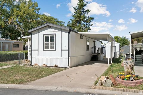 Photo of 820 W BIG MOUNTAIN MTN, Taylorsville, UT 84123 (MLS # 2117664)