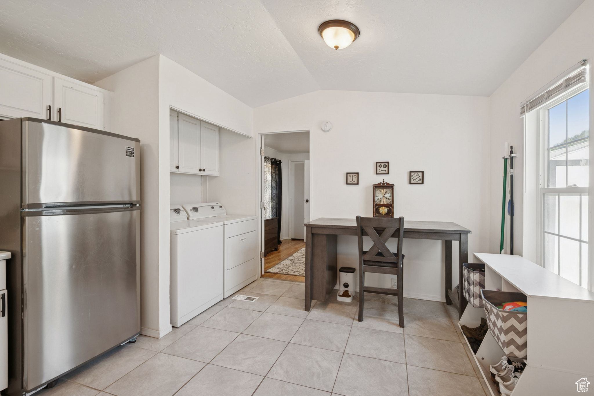 MEADOWS OAKS - Residential