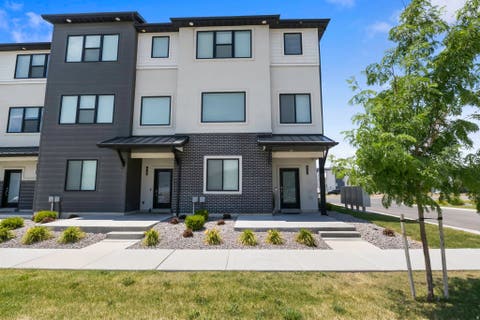 Photo of 424 S 900 W, American Fork, UT 84003 (MLS # 2179383)