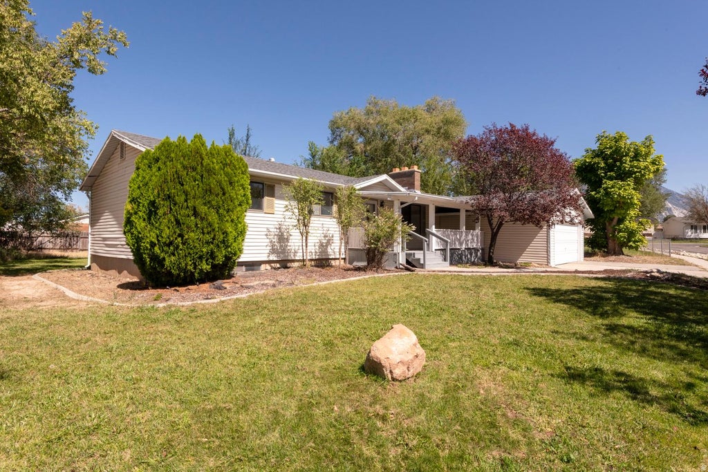 Photo of 879 E DAISY ST, Sandy, UT 84094 (MLS # 2186056)