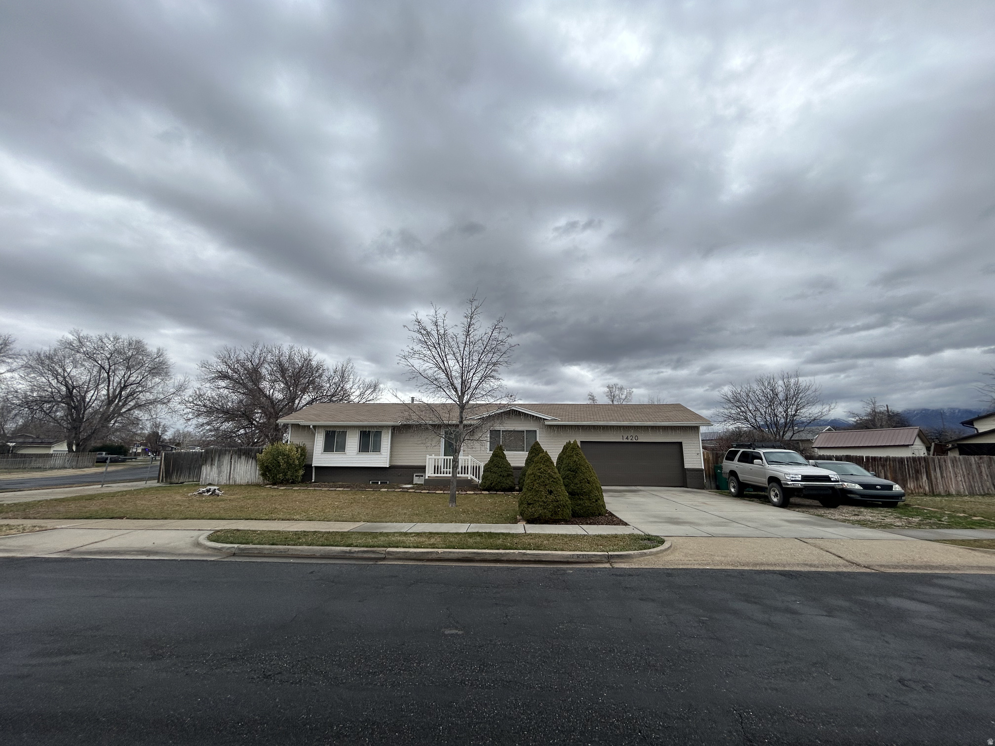 CAMELOT - Residential