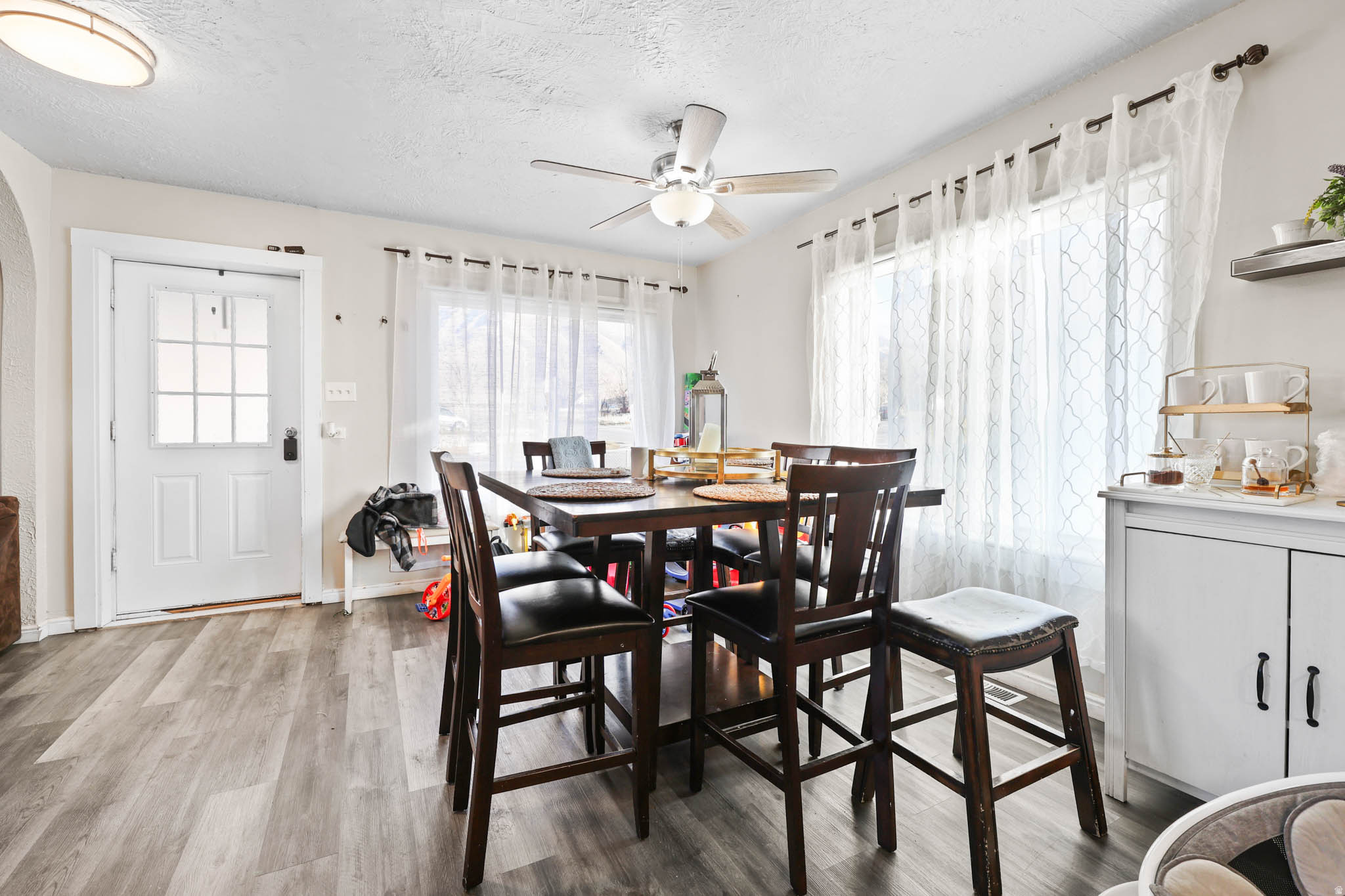 LAKE POINT - Residential