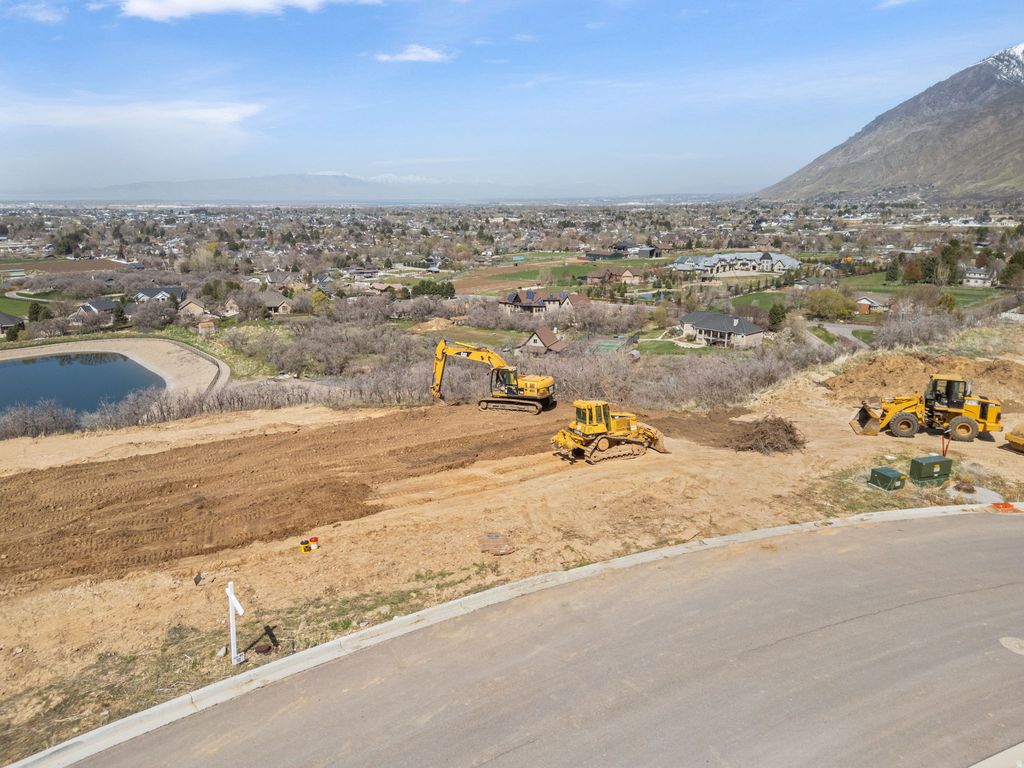 Photo of 195 S TROY ST #14, Mapleton, UT 84664 (MLS # 2155745)