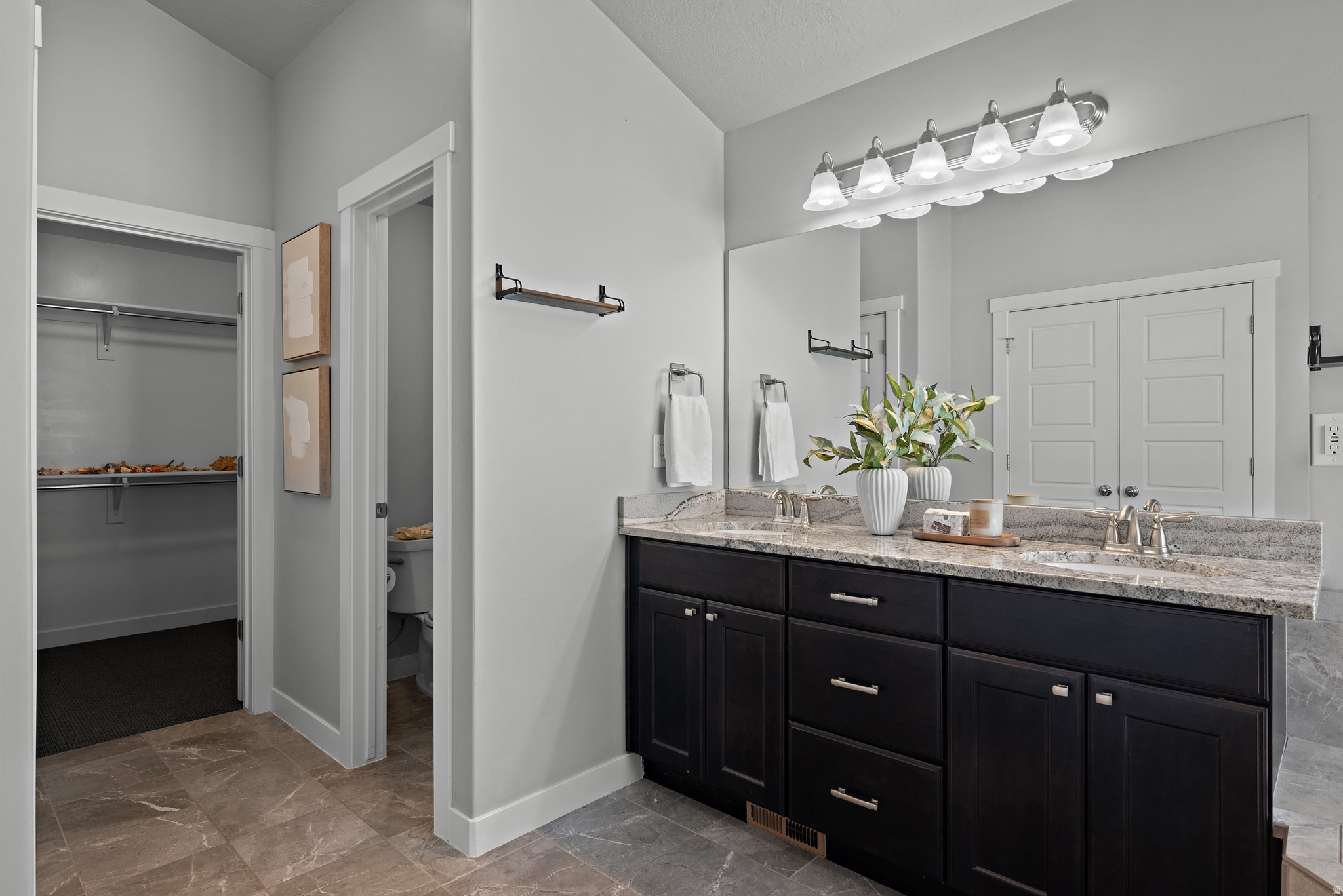 HYDE POINT - Residential