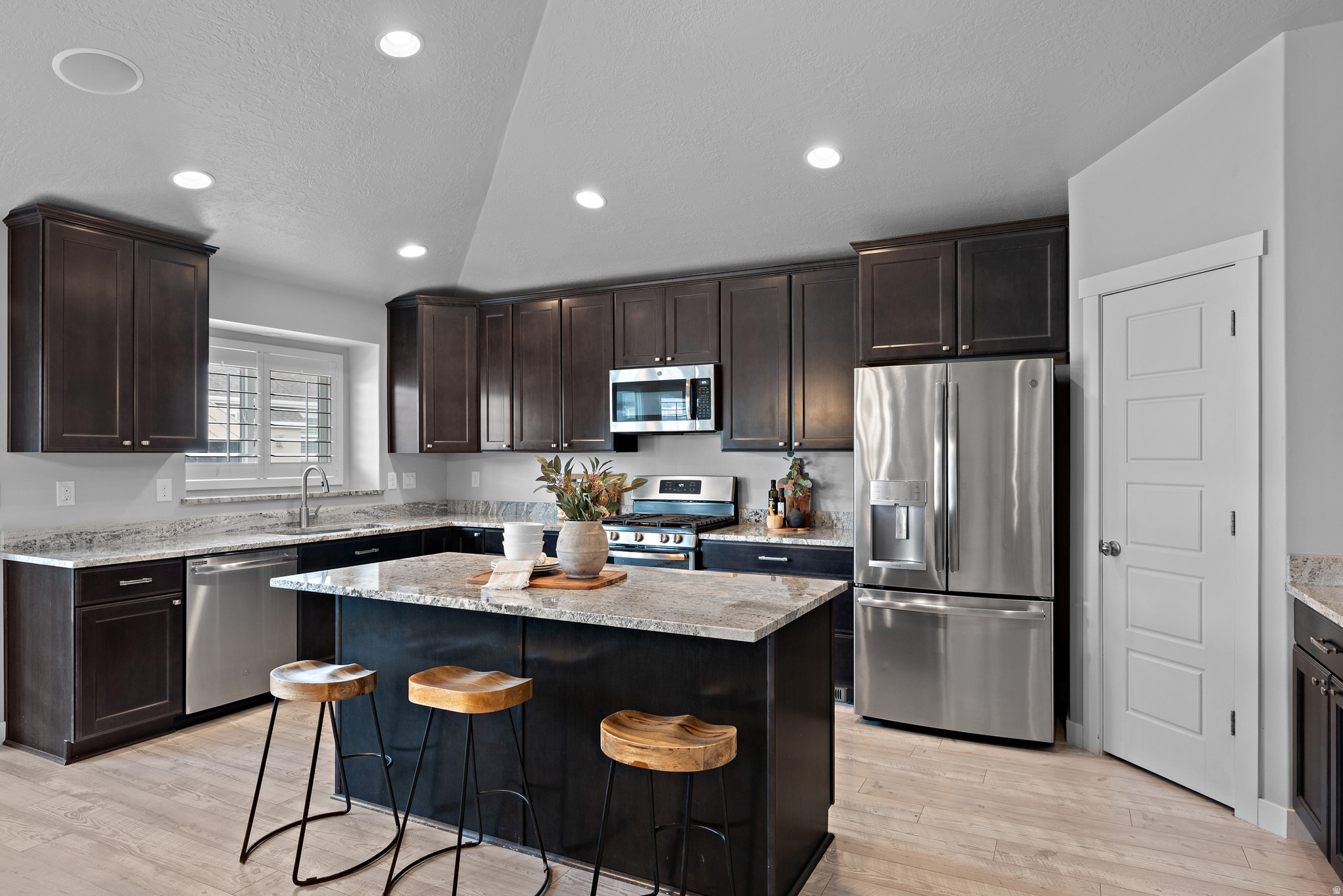 HYDE POINT - Residential