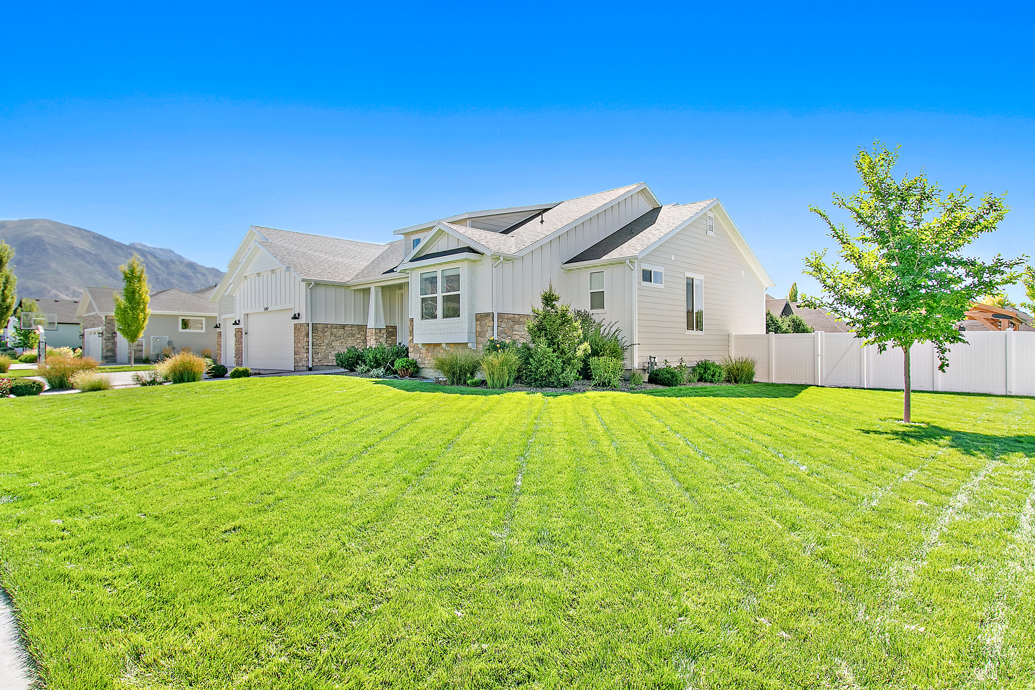 MOUNTAIN RIDGE - Residential