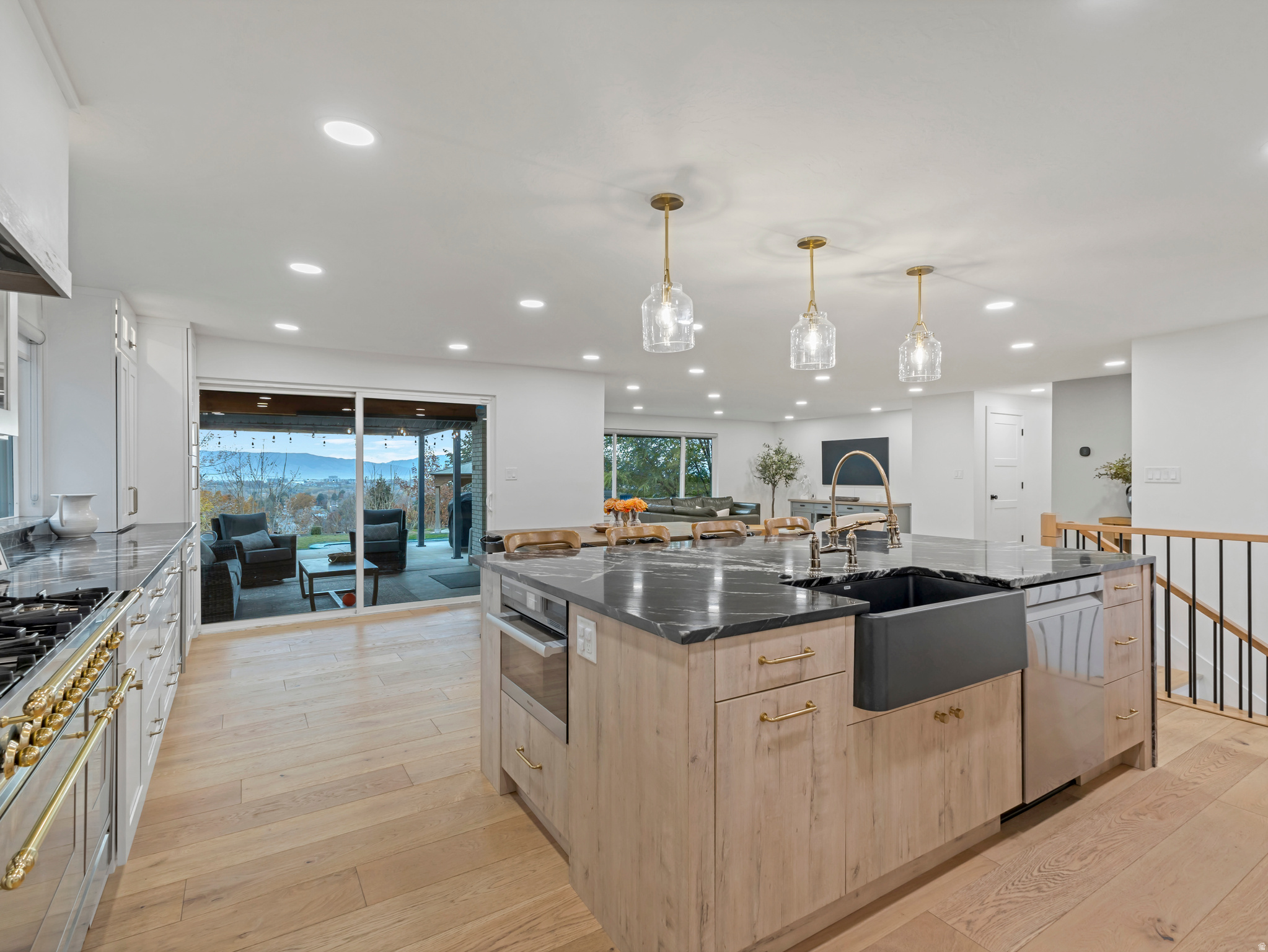 INDIAN HILLS - Residential