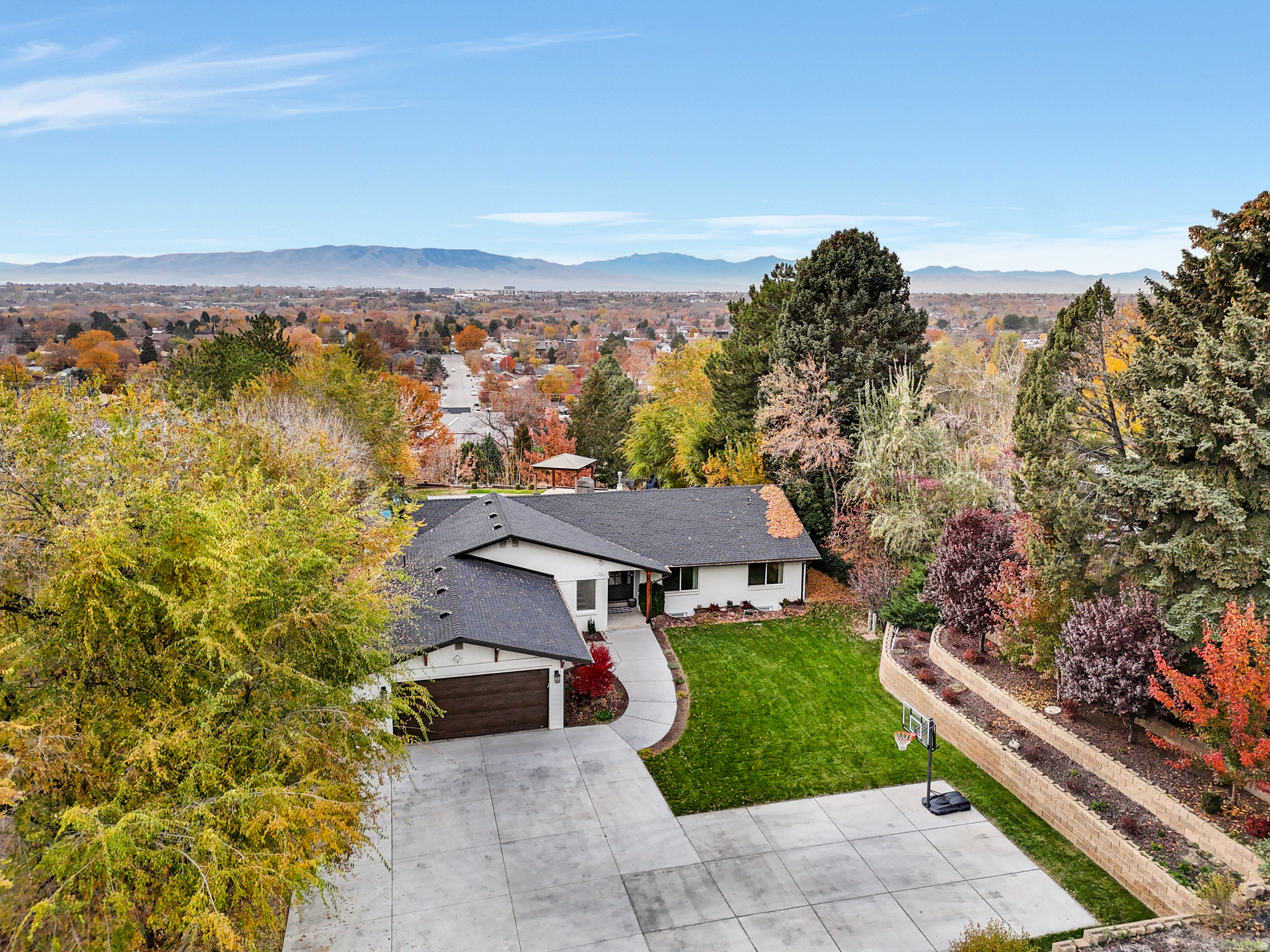 INDIAN HILLS - Residential