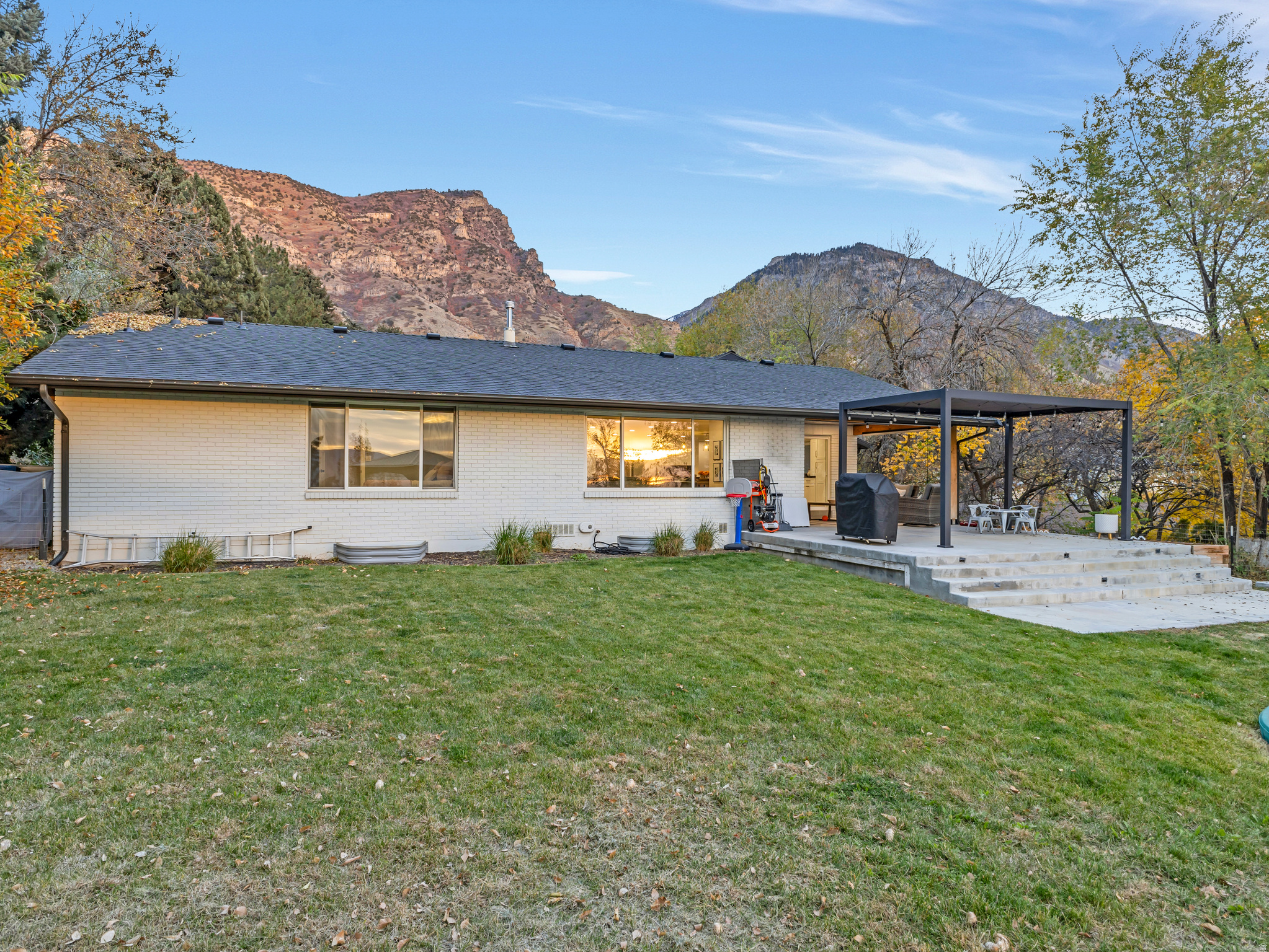 INDIAN HILLS - Residential