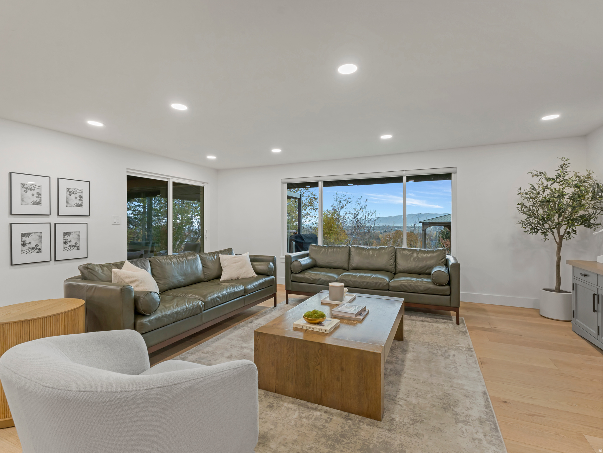 INDIAN HILLS - Residential