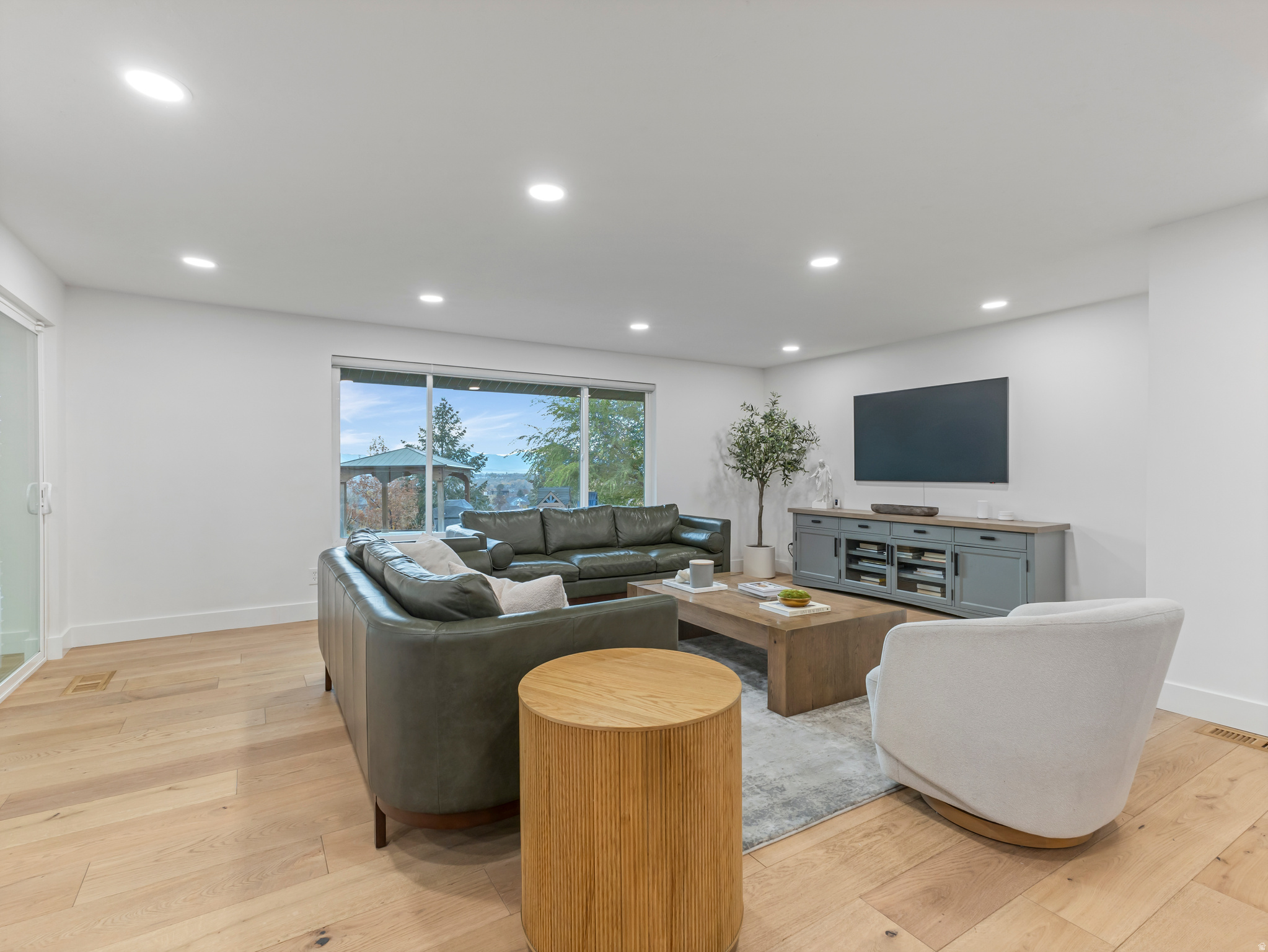 INDIAN HILLS - Residential