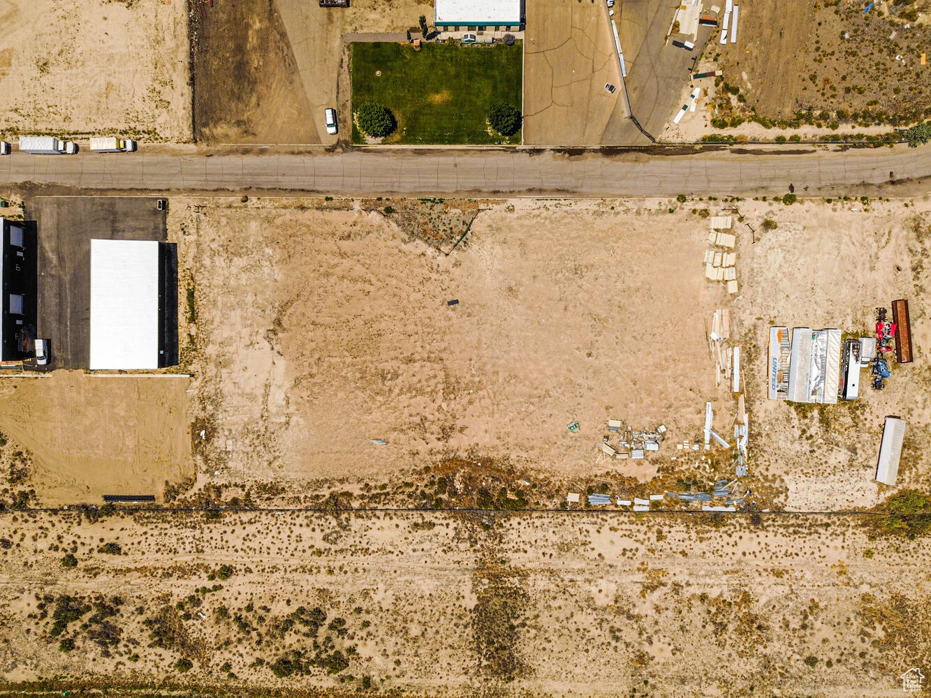 Main image without alt text