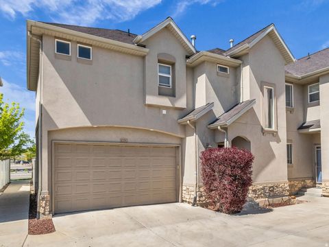 Photo of 10782 S WYNGATE PARK DR, South Jordan, UT 84095 (MLS # 2149483)