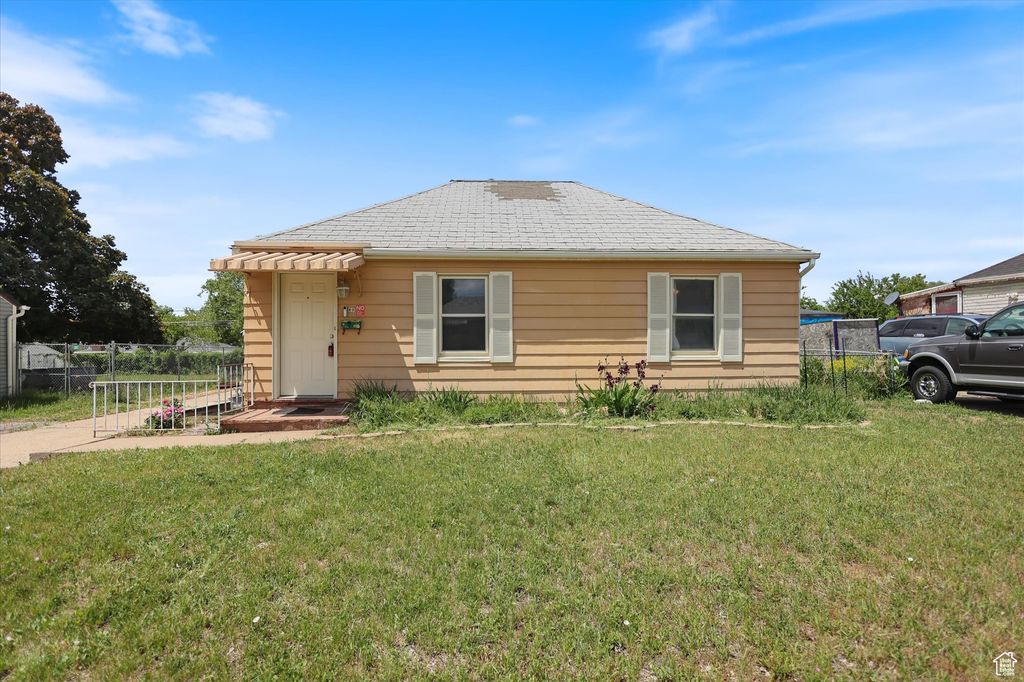 Photo of 80 S 400 E, Clearfield, UT 84015 (MLS # 2111605)