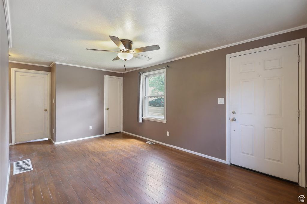 Photo of 80 S 400 E, Clearfield, UT 84015 (MLS # 2111605)