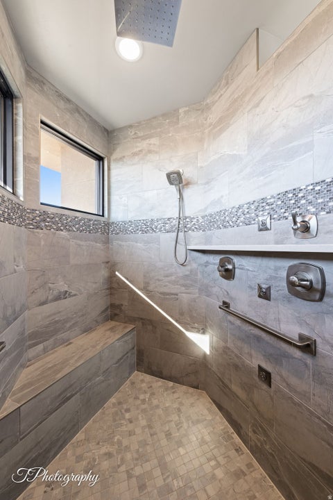 Tiny photo for 2001 W GRAYHAWK CIR W, Saint George, UT 84770 (MLS # 2169446)