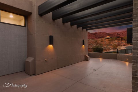 Tiny photo for 2001 W GRAYHAWK CIR W, Saint George, UT 84770 (MLS # 2169446)