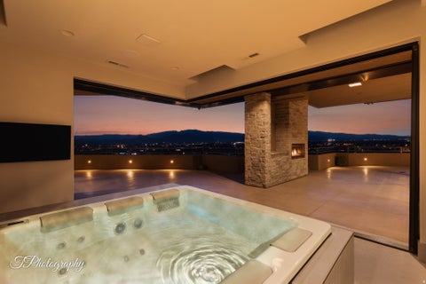 Tiny photo for 2001 W GRAYHAWK CIR W, Saint George, UT 84770 (MLS # 2169446)