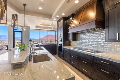 Tiny photo for 2001 W GRAYHAWK CIR W, Saint George, UT 84770 (MLS # 2169446)