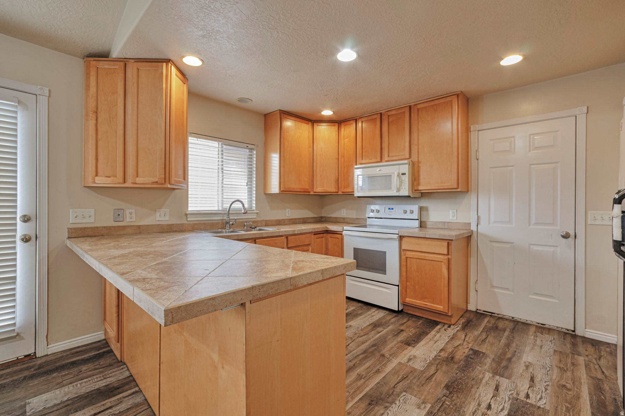 VALLEY HI - Residential