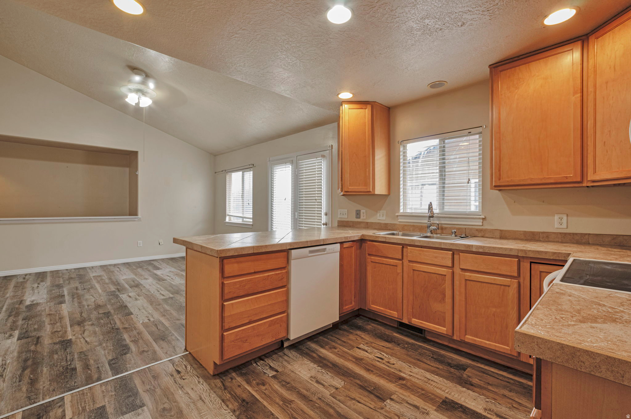 VALLEY HI - Residential