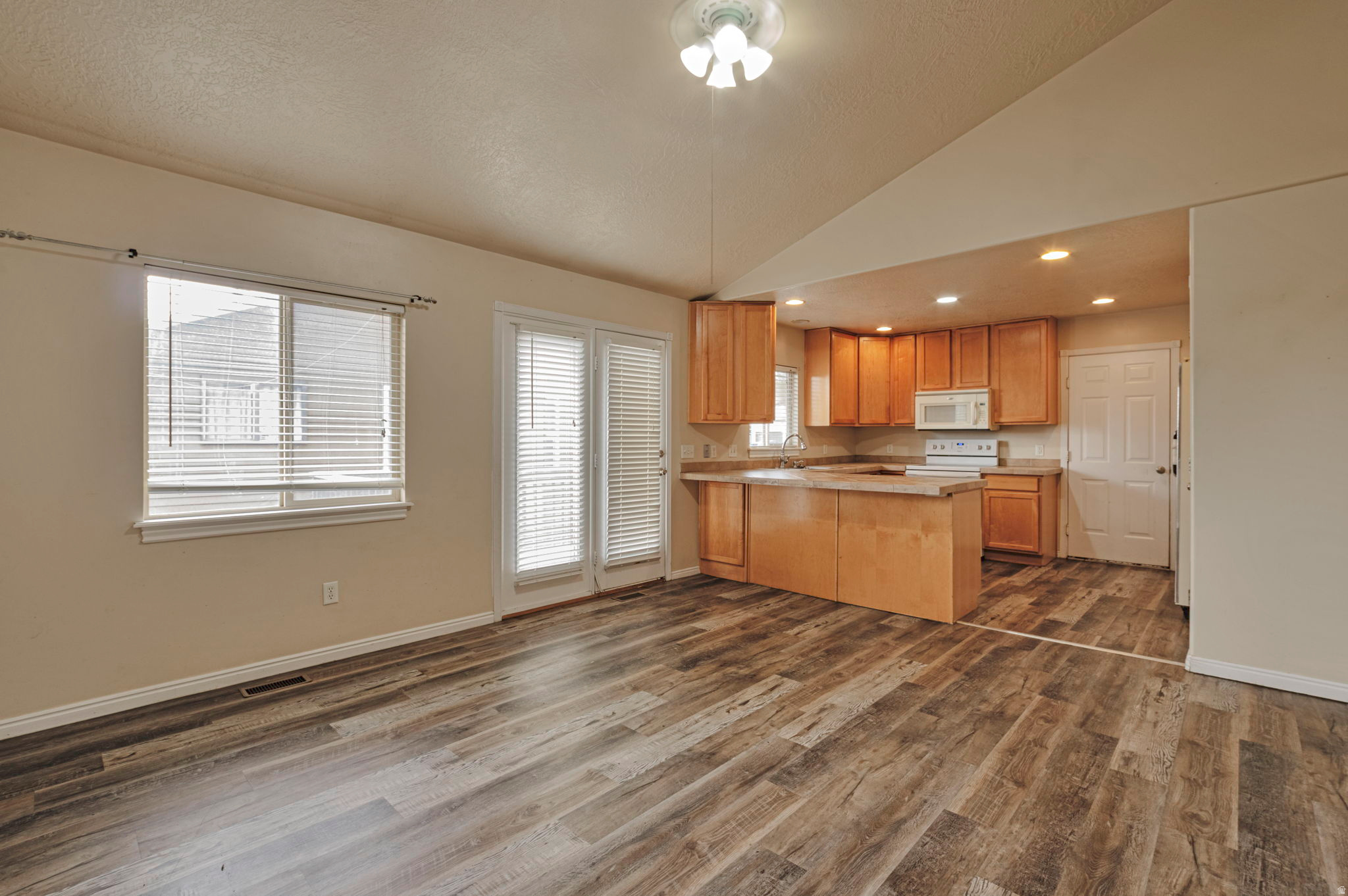 VALLEY HI - Residential