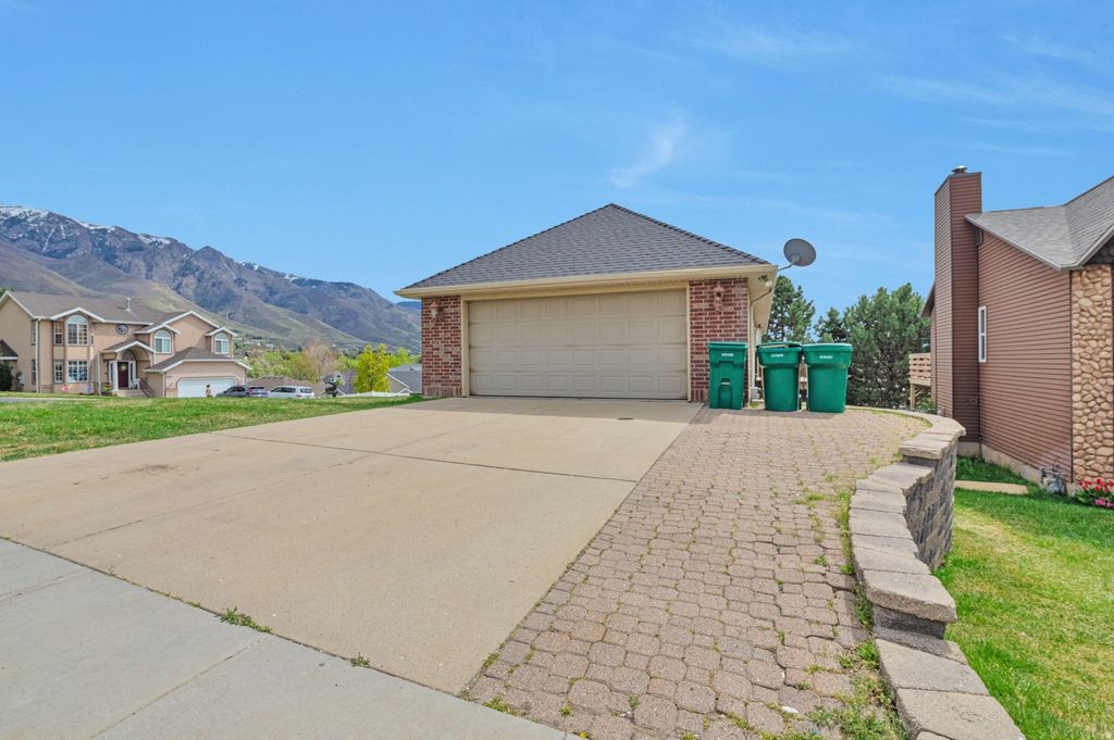 Photo of 2895 N 2225 ST E, Layton, UT 84040 (MLS # 2151893)