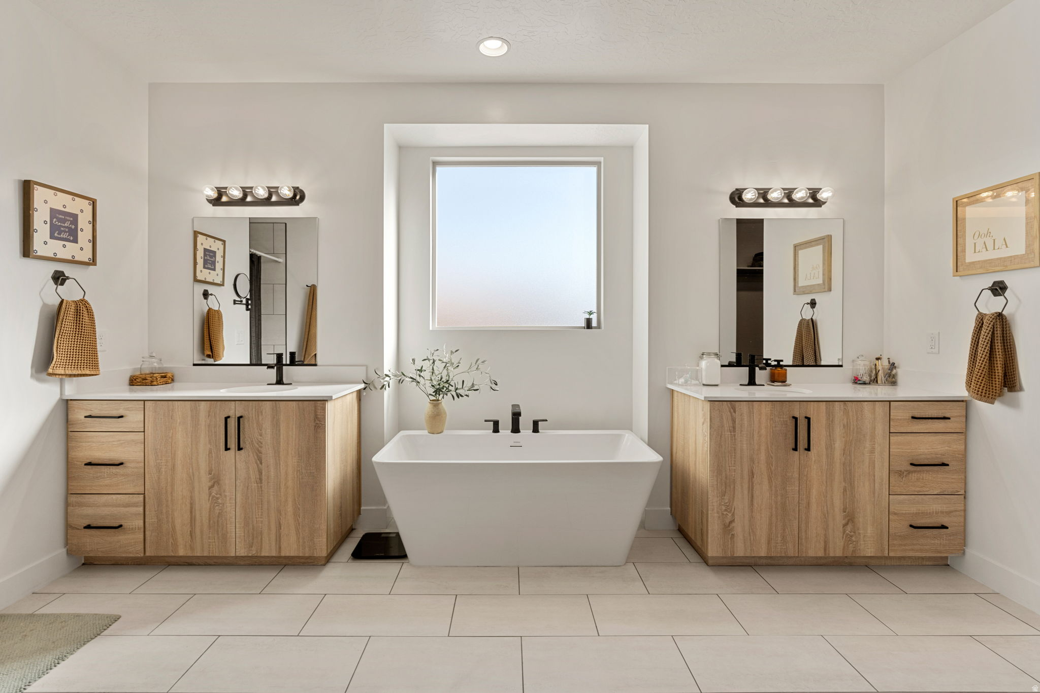 WHITE HILLS - Residential