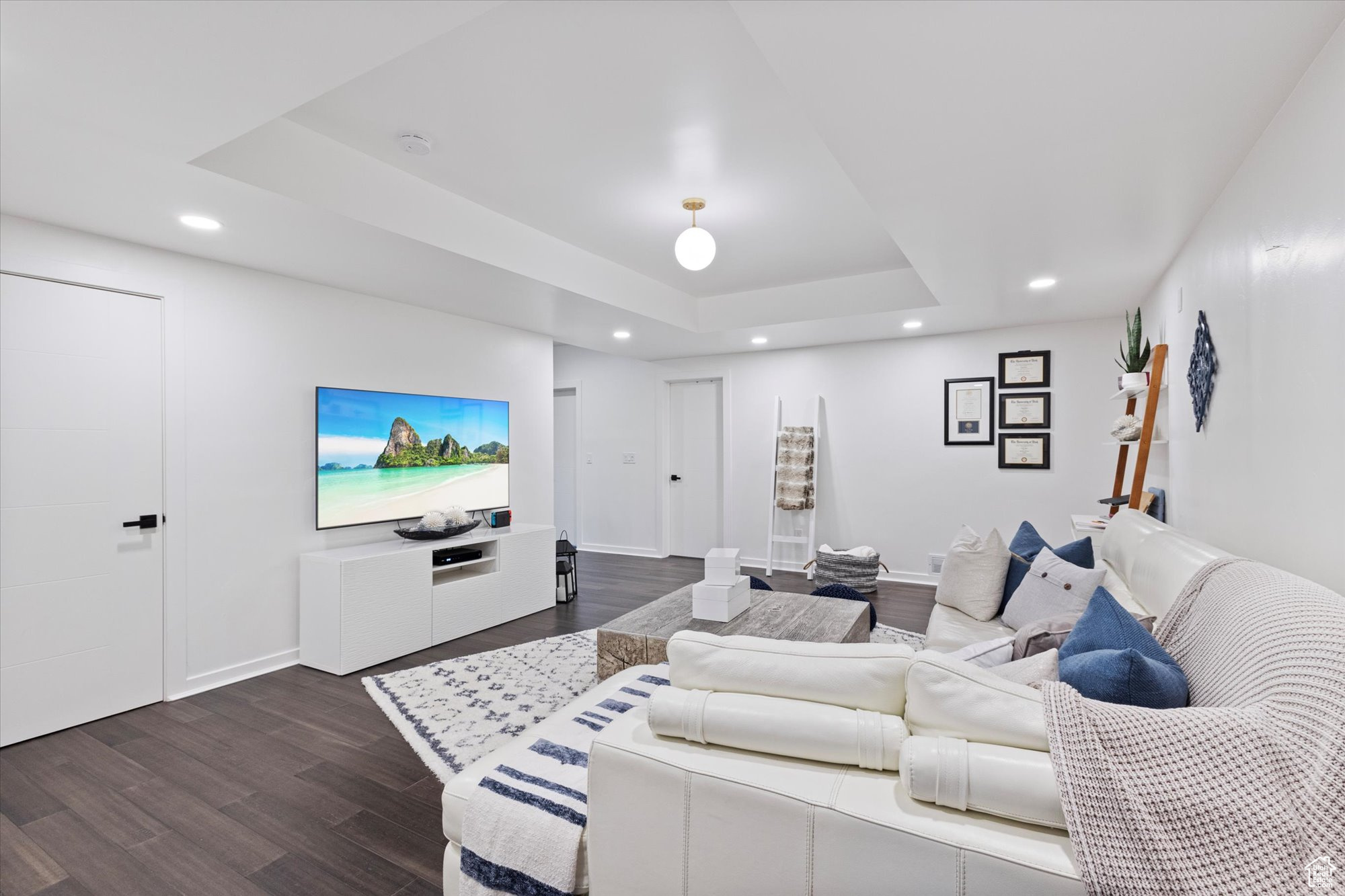 JOHN HOLLADAY COURT - Residential