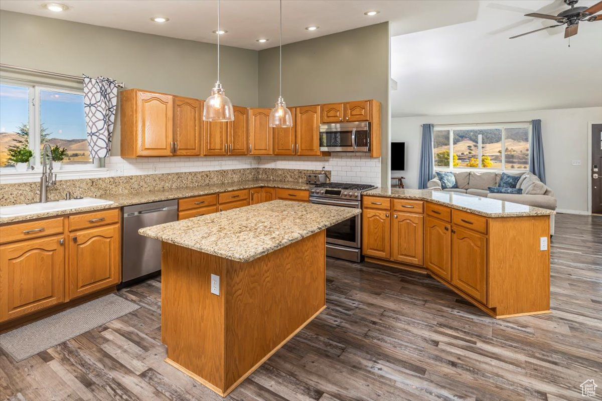 THUNDER CANYON ESTATES - Residential