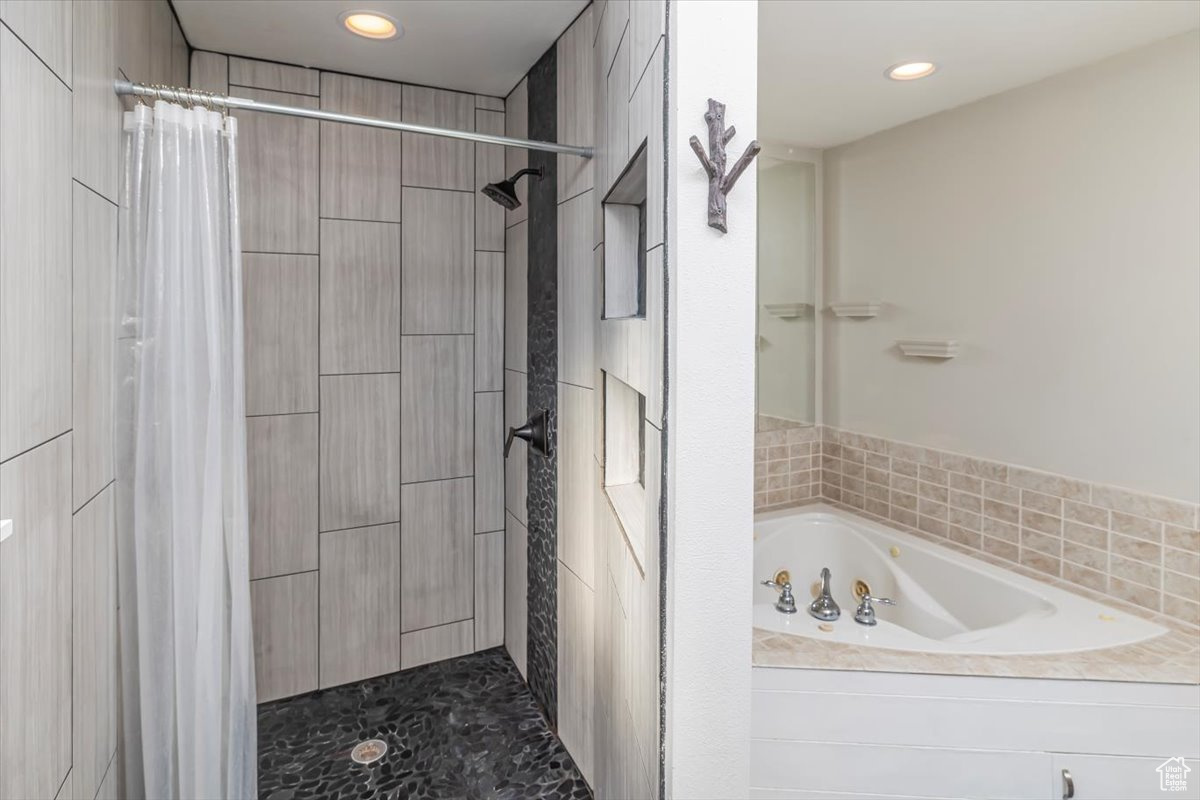 THUNDER CANYON ESTATES - Residential